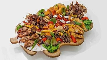 софиты свет: Ассорти блюд для кейтеринга/ресторана: мясо на мангале, горячие — 1