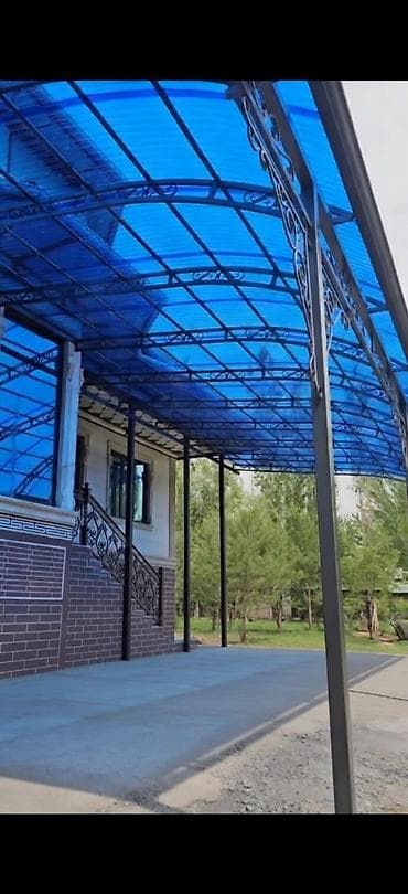 красные ковры: Козырьки и навесы из поликарбоната с художественной ковкой - Арочные — 1