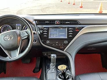 Toyota Camry: 2017 г., Автомат, Бензин, Седан — 5