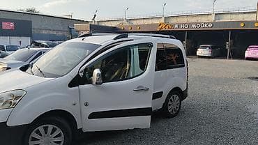 бус сапок кабина: Peugeot Partner: 2012 г., 2 л, Бензин, Универсал — 3