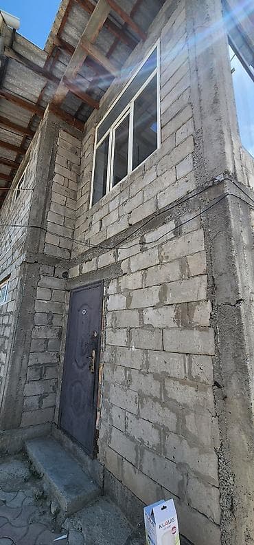 суточный дом каракол: 200м² ичинен 100м² гана жук, буюмдарды сактаганга беребиз. Толук — 5