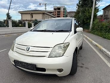 портер рядом: Toyota Ist: 2003 г., 1.5 л, Автомат, Бензин, Хэтчбэк — 1