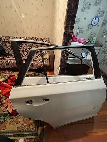 казырек на камаз: Дверь Задняя левая Subaru, Б/у, Оригинал — 3