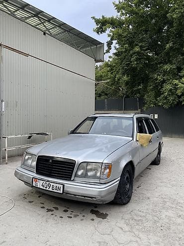 реальному: Mercedes-Benz E-Class: 1994 г., 2 л, Механика, Бензин, Универсал — 4