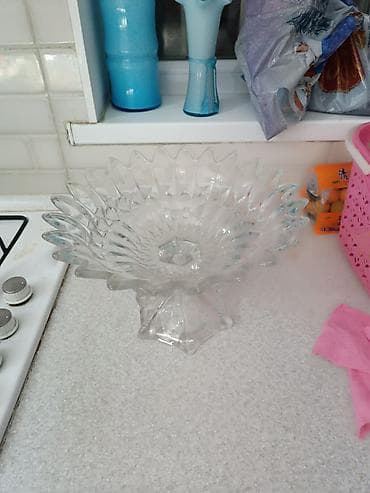 ваза для конфет: Стеклянная ваза-конфетница/фруктовница на ножке. - Материал — 2