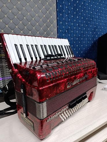 Аккордеондор: Аккордеондор сатылат.Привозной Кыргызстанда ойнолбогон.Weltmeister — 9