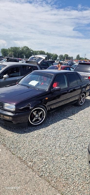 авто в кыргыстане: Volkswagen Vento: 1993 г., 1.8 л, Механика, Бензин, Седан — 2