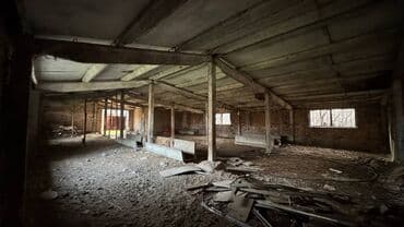 продажа дома в токмаке: Сдаю в аренду производственное помещение или кошару 280 м2., без — 6