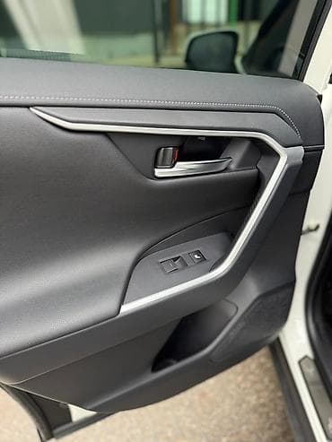 m111 2 2: Toyota RAV4: 2022 г., 2.5 л, Автомат, Гибрид, Кроссовер — 10