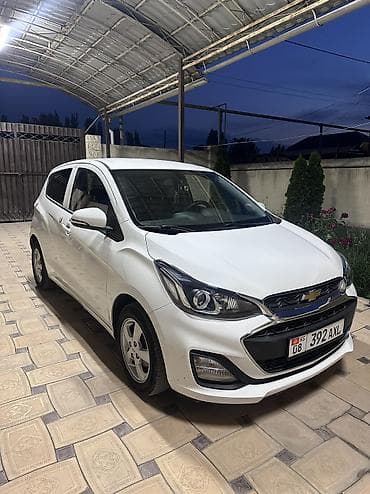 Chevrolet Spark: 2018 г., 1 л, Вариатор, Бензин, Хэтчбэк