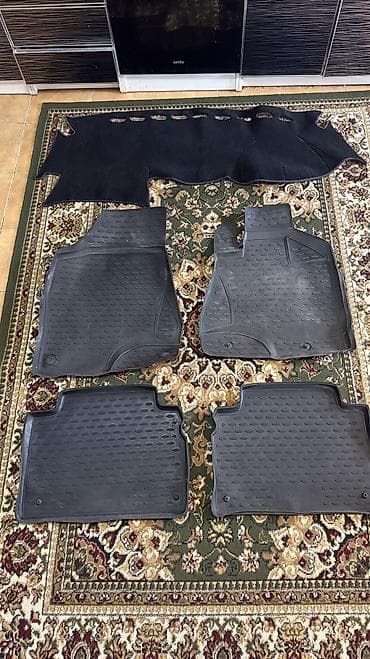 Төшөмөлдөр: Өзүнүкү Резина Төшөмөлдөр Салон үчүн Toyota, түсү - Кара, Колдонулган, Өзү алып кетүү — 1