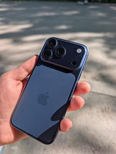 IPhone 17 Pro, Б/у, Синий, Чехол