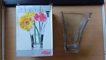 Ваза стеклянная. Новая. Турция. Размер 35 см. Отличный подарок!