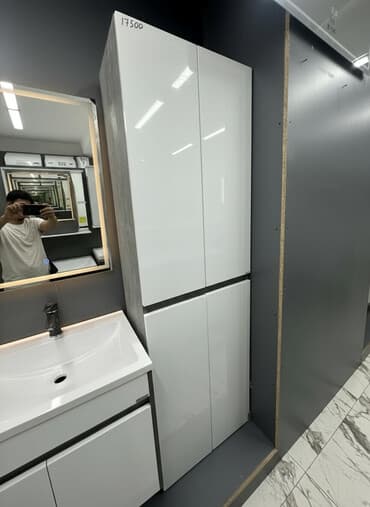 шкаф с зеркалом в ванную: Шкаф для одежды, Прямой — 1