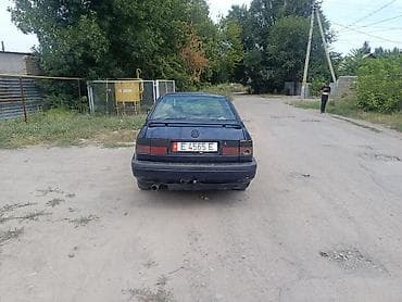 Транспорт: Volkswagen Vento: 1993 г., Седан — 2