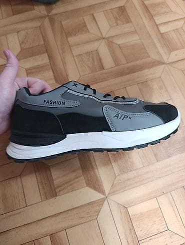 nike react: Продаю Кроссовки мужские повседневные. Полностью новые ! Заказывали — 5