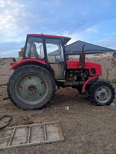 тягач жейфан: Трактор колесный с закрытой кабиной Характеристики и особенности: - — 1