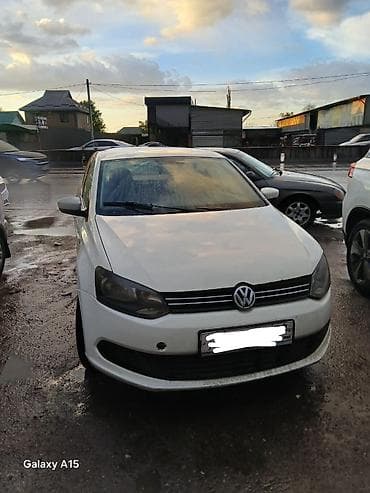 Volkswagen Polo: 2013 г., 1.6 л, Механика, Бензин, Седан