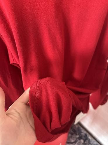 двойки: Лонгсливы с розами и рукавами Есть 5 расцветок Размер стандарт — 4