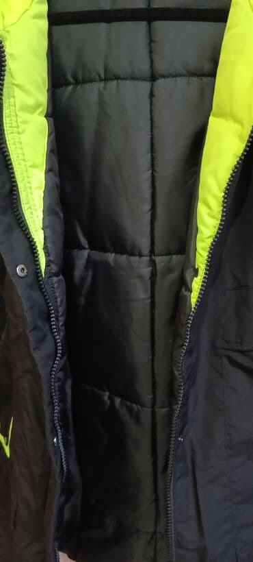 детский бомбер для мальчиков: Пуховик на 12-15 лет в отличном состоянии. Носили 1 сезон, покупали — 3