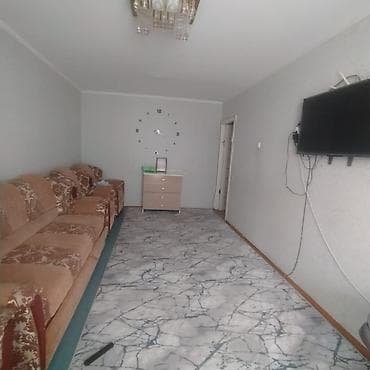 квартиру васток 5: 2 комнаты, 42 м², 104 серия, 2 этаж, Старый ремонт — 2