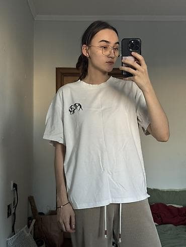 Жынсылар: Футболка унисекс, мерч Ailan, покупалась за 2500 сом - Цвет — 1