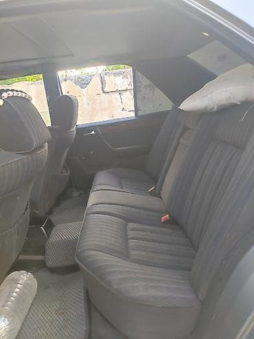 Mercedes-Benz W124: 1990 г., 3.2 л, Механика, Бензин, Седан — 3