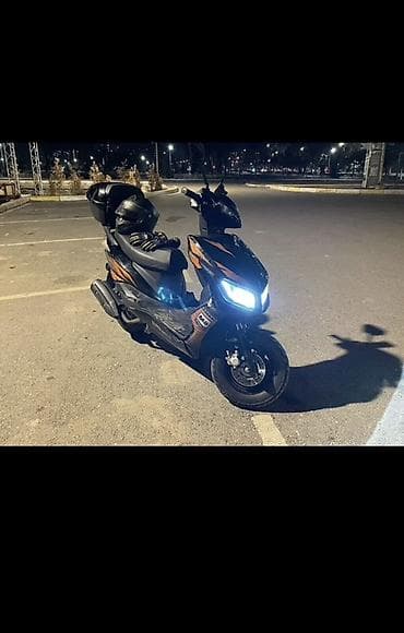 motor cycle: Тип скутера 125 куб. см, Бензин — 1