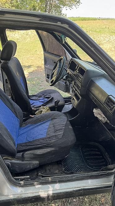 мерседес т 1: Volkswagen Jetta: 1989 г., Кол менен иштөөчү, Бензин, Седан — 5