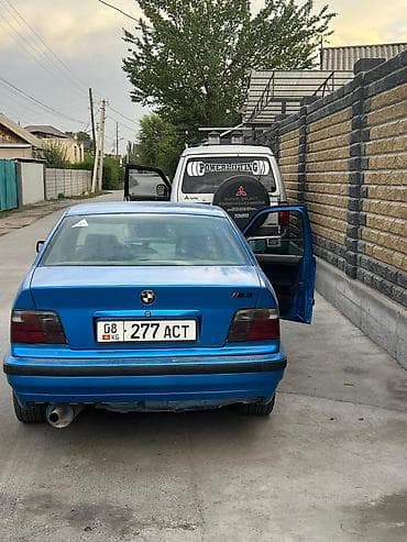 кузов е36: BMW 3 series: 1994 г., 2.5 л, Механика, Бензин, Седан — 4