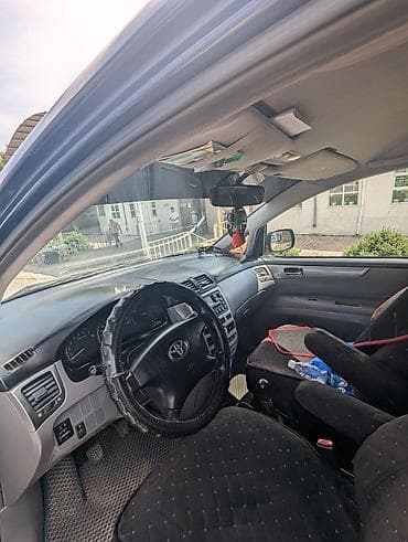 daf 75: Toyota Avensis Verso: 2002 г., 2 л, Механика, Газ, Минивэн — 6