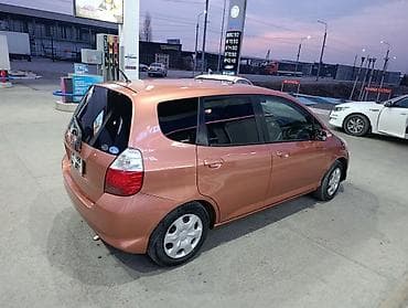 Honda Fit: 2004 г., 1.3 л, Вариатор, Бензин, Хетчбек — 4