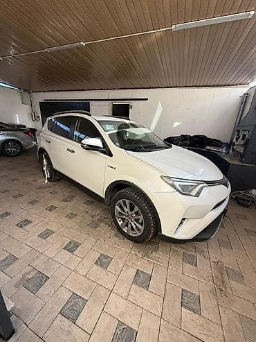 Toyota RAV4: 2017 г., 2.5 л, Автомат, Гибрид, Кроссовер