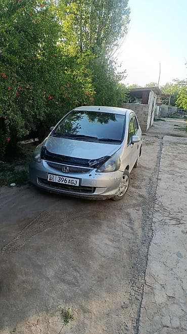 Honda Fit: 2002 г., Автомат, Бензин, Хэтчбэк — 2
