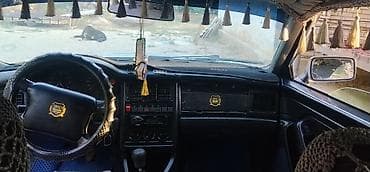 вмв тройка: Audi 80: 1993 г., 2 л, Механика, Бензин, Седан — 6