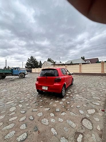 tesla model 3: Toyota Yaris: 2001 г., 1 л, Механика, Бензин, Хэтчбэк — 10