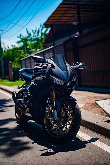 Спортбайк Honda, 1000 куб. см, Бензин, Взрослый