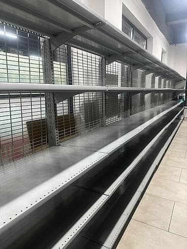 Входит 2 ножки/опоры 4 полочки И задняя сетка Хорошего качества