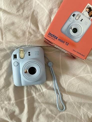 Fujifilm Instax mini 12, цвет Pastel Blue. Моментальная камера с