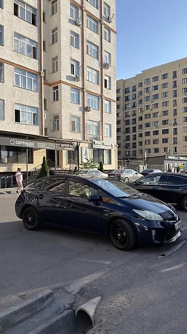 8: Toyota Prius: 2015 г., 1.8 л, Автомат, Гибрид, Хэтчбэк — 2