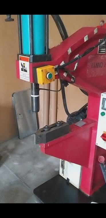 кромочный фрезер: Клепальный станок Питание: 380В Привод: Гидравлический Двигатель — 2