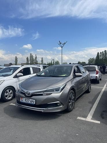 camry 50 xle: Toyota Corolla: 2017 г., 1.8 л, Вариатор, Гибрид, Седан — 1