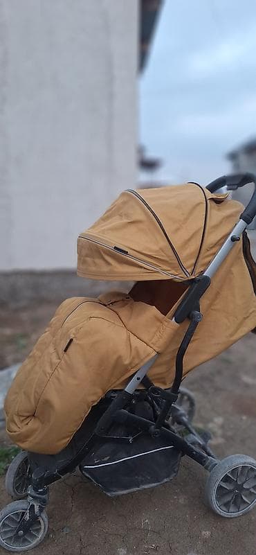 Прогулочная коляска LUXMOM, цвет горчичный. Особенности и