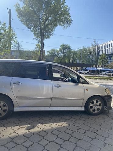 id 4: Toyota Ipsum: 2003 г., 2.4 л, Автомат, Бензин, Минивэн — 2