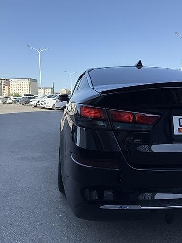 Продажа авто: Черный седан Кузов и внешний вид: - Элегантный аэродинамичный — 8
