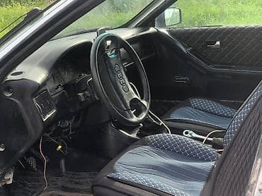 Транспорт: Audi 80: 1989 г., 1.8 л, Механика, Седан — 3
