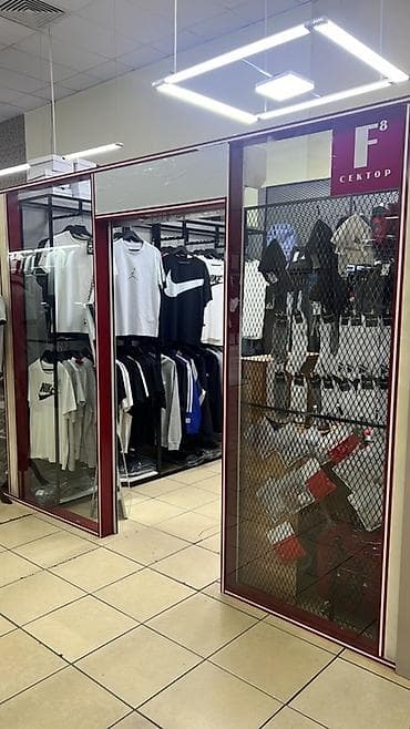 мужская одежда richmond: Сдается бутик 
9 кв м Дордой Плаза старая 2 этаж бутик F 8 — 4