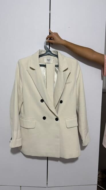 Прокат одежды: Жакет женский двубортный цвета экрю (молочный) от Jiayi. - — 1