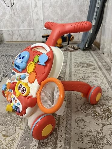 Развивающий толокар с бизибордом, можно еще развивающий стульчик