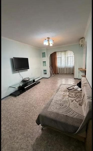 квартиры бишкек продаю: 3 комнаты, 65 м², 2 этаж, Старый ремонт — 10